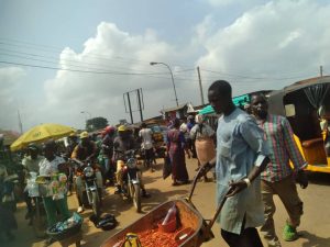 Commuters and Transport Workers Lament Traffic Congestion at Awolowo Market, Sagamu