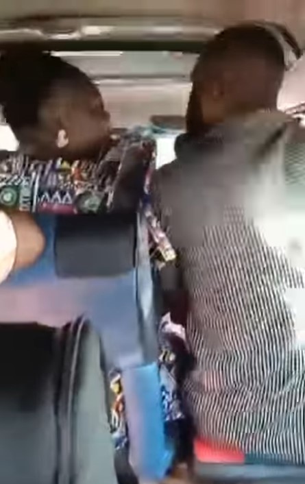 "Commercial kiss" - Viral Video of passengers "exchanging pleasantries" in a commercial bus (WATCH)