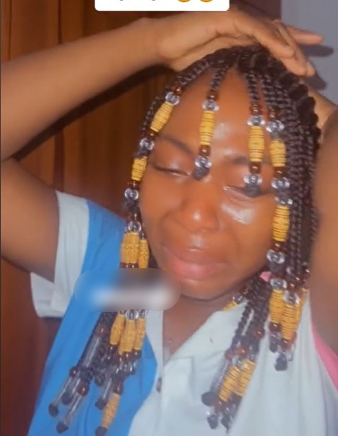 Nigerian lady shaves her hair off after making the trending hairstyle (WATCH)