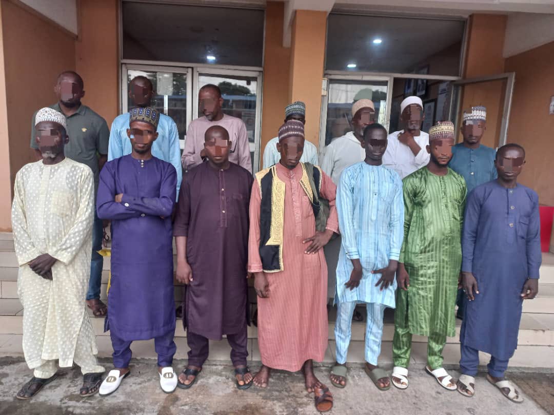 EFCC Arrests 13 Fake BDC Operators and Currency Racketeer in Lagos