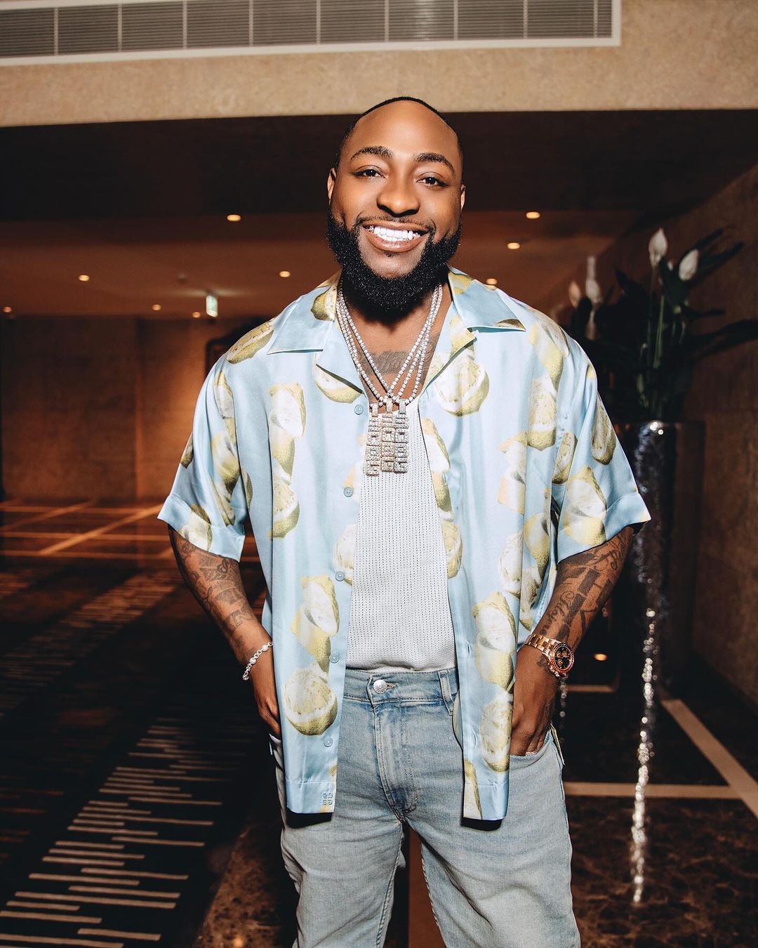 "Davido sacked his lawyer and longtime friend Bobo Ajudua, because he st0le from him" – Blogger Stella Dimokokorkus