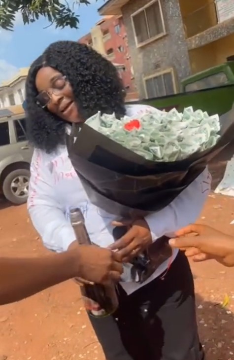 Jubilation erupts as Nigerian mother bags university degree after giving birth to 5 children (VIDEO)