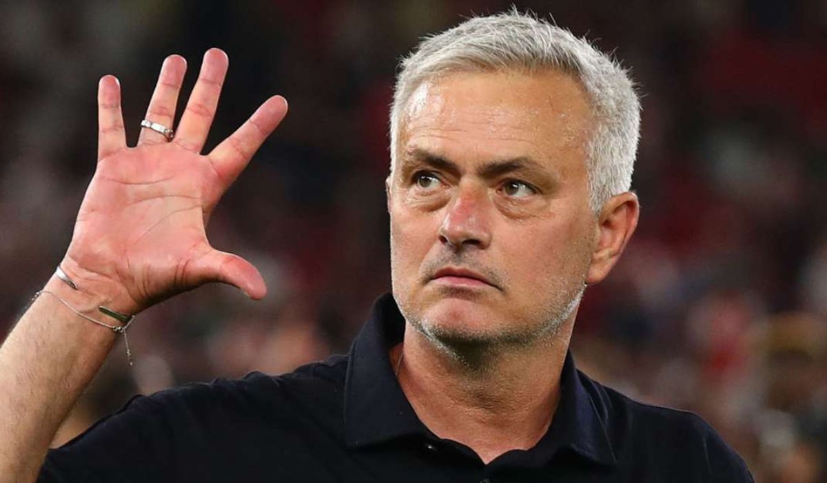 José Mourinho signs contract as new Fenerbahçe head coach —Report