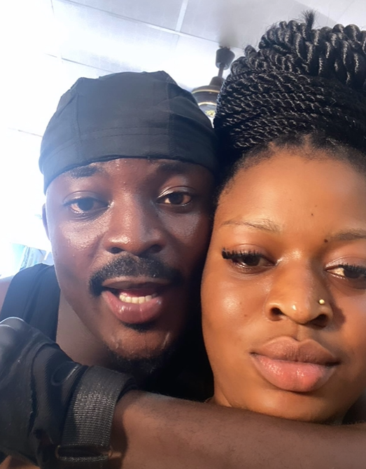 "You don go tr!gger Portable, this weekend go long o"– Netizens react to video of Portable's baby mama all loved up with another man (VIDEO)