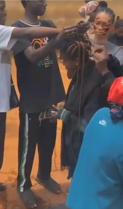 Tongue w@gs as video of FUOYE students cút their hair extension to write an exam (WATCH)