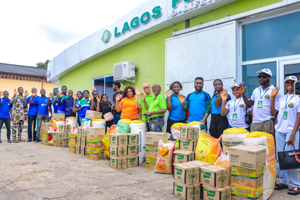 Lagos Food Bank, Ayra Starr Partner to Feed 21 Families in Agege Community – AgroNigeria