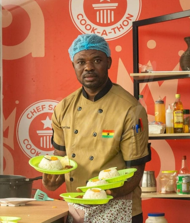 Ghanaians wǝǝp as their cook-a-thon Chef has allegǝdly been arrǝstǝd for printing his own Guinness World Record certificate