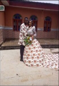 Nigerian Couple's Unique And Unusual Wedding Attire Draws In Admiring Viewers (VIDEO)