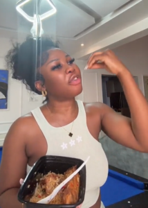 "I’ve been eating for three days now and every food I put in my mouth is so spicy" – Self-proclaimed 'Americana' lady laments over the excess spice in Nigerian food (VIDEO)