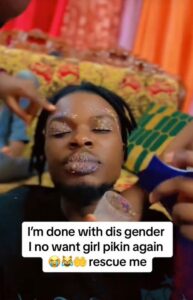 "Head of family is now a princess" – Nigerian man lamǝnts after getting a free make-up session from his daughters (WATCH)