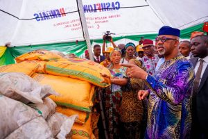 Ogun State Ups Fight Against Food Inflation, Distributes Fertilizers to Farmers