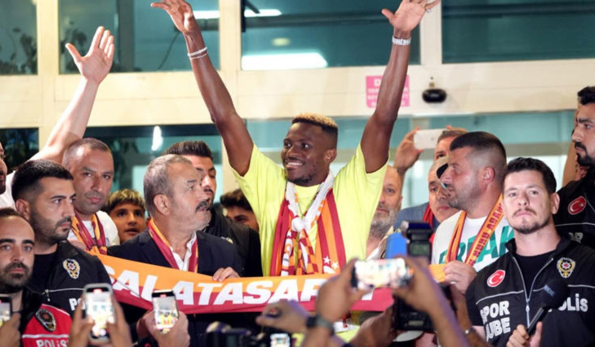 Turkish fans give Victor Osimhen rousing welcome after signing loan deal with Galatasaray