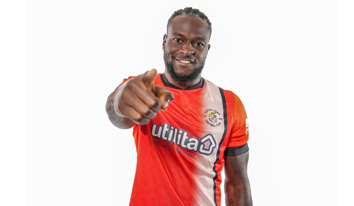 Victor Moses joins Championship side Luton Town from Spartak Moscow