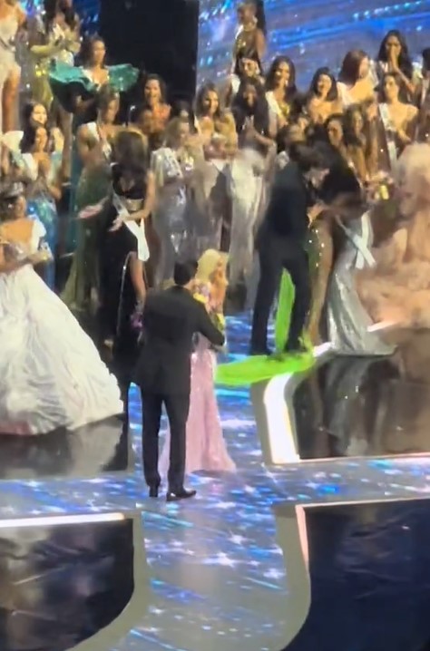 Fellow contestants rush to congratulate Chidinma Adetshina after she was announced as 1st runner-up at Miss Universe (WATCH)