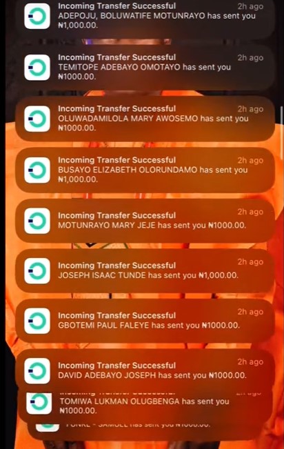 "Una Dey use style beg" – Nigerian lady receives massive credit alerts following 'Please Send Me ₦1,000' broadcast message on WhatsApp (VIDEO)