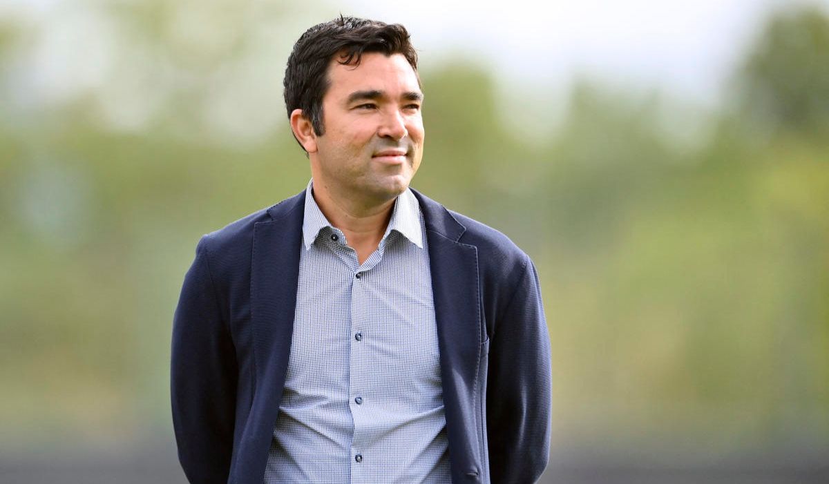 Barca director Deco opens up on contract renewals for De Jong, Gavi and Araujo