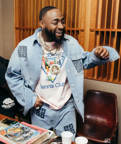 "Make any bird fly today! E dey go inside pot" – 30BGs darǝ rival fans as they celebrate Davido's birthday